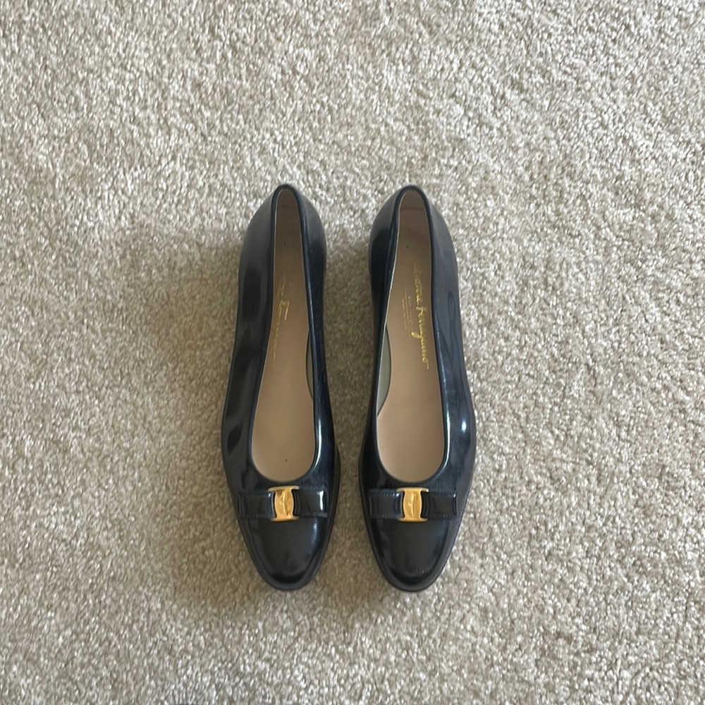 Black Salvatore FERRAGAMO flats